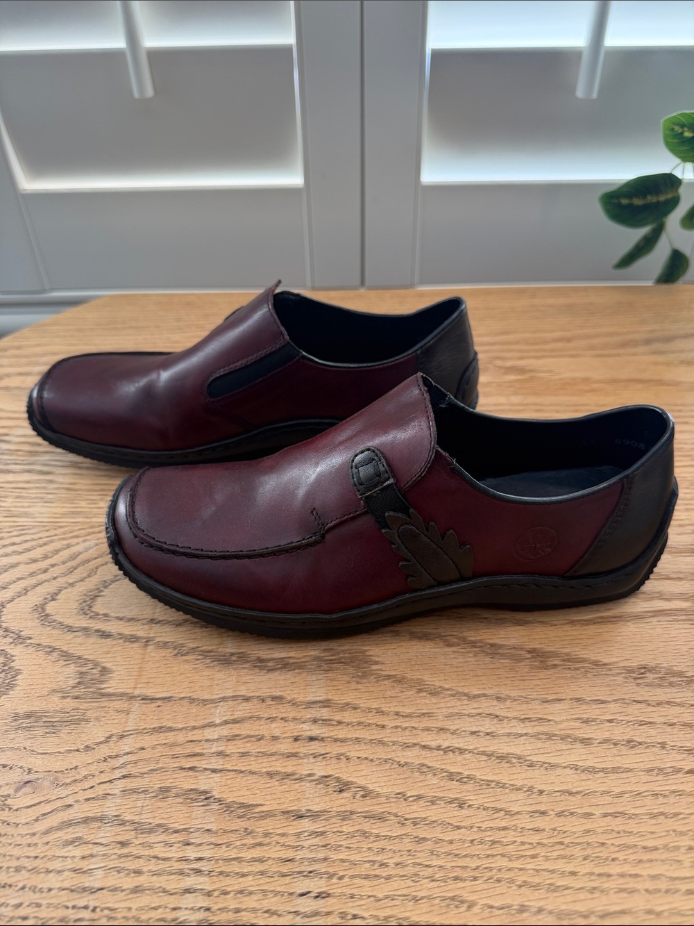 Women’s Rieker Slip-On Shoes in Burgundy and Black 37